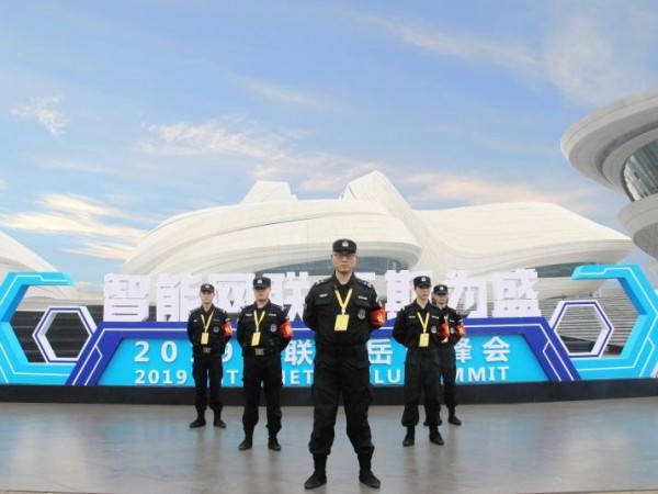 梅溪湖文藝中心岳麓峰會(huì)臨?；顒?dòng)