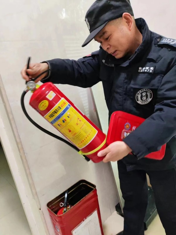 長沙紅光保安服務(wù)有限公司,長沙安保服務(wù),長沙安全服務(wù),長沙非武裝押運(yùn),勞務(wù)派遣服務(wù)