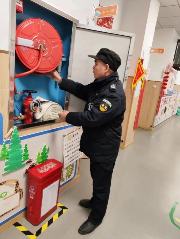 長沙紅光保安服務(wù)有限公司,長沙安保服務(wù),長沙安全服務(wù),長沙非武裝押運(yùn),勞務(wù)派遣服務(wù)