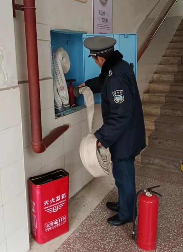 長沙紅光保安服務(wù)有限公司,長沙安保服務(wù),長沙安全服務(wù),長沙非武裝押運(yùn),勞務(wù)派遣服務(wù)