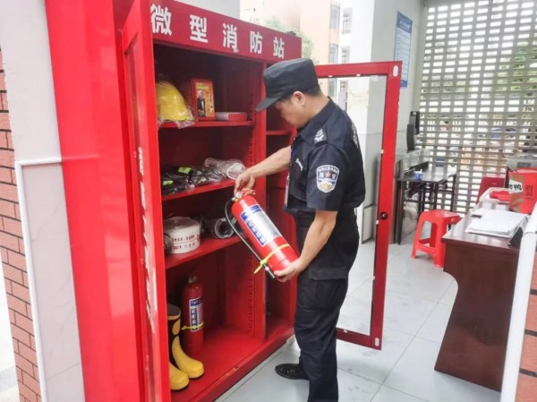 長沙紅光保安服務(wù)有限公司,長沙安保服務(wù),長沙安全服務(wù),長沙非武裝押運(yùn),勞務(wù)派遣服務(wù)