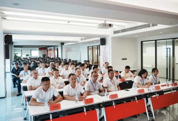 長(zhǎng)沙紅光保安服務(wù)有限公司,長(zhǎng)沙安保服務(wù),長(zhǎng)沙安全服務(wù),長(zhǎng)沙非武裝押運(yùn),勞務(wù)派遣服務(wù)