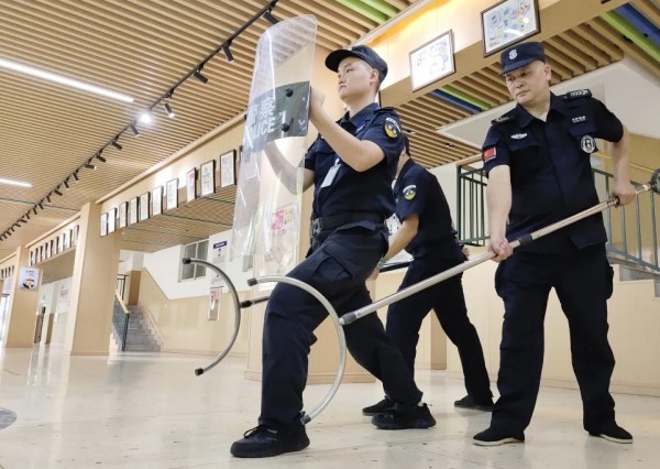 長(zhǎng)沙紅光保安服務(wù)有限公司,長(zhǎng)沙安保服務(wù),長(zhǎng)沙安全服務(wù),長(zhǎng)沙非武裝押運(yùn),勞務(wù)派遣服務(wù)