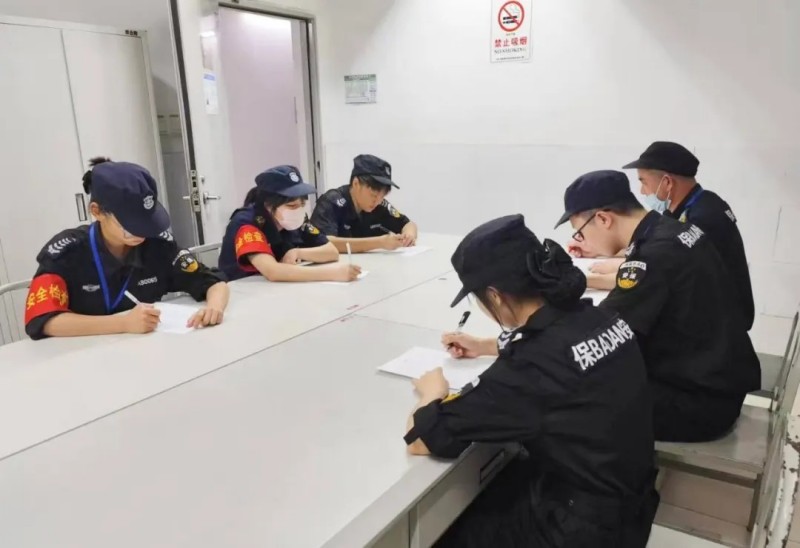 長沙紅光保安服務(wù)有限公司,長沙安保服務(wù),長沙安全服務(wù),長沙非武裝押運(yùn),勞務(wù)派遣服務(wù)