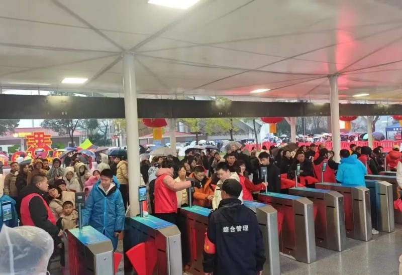 長沙紅光保安服務(wù)有限公司,長沙安保服務(wù),長沙安全服務(wù),長沙非武裝押運(yùn),勞務(wù)派遣服務(wù)