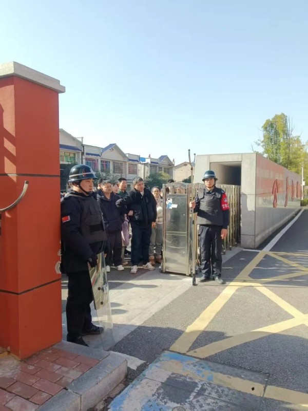 長(zhǎng)沙紅光保安服務(wù)有限公司,長(zhǎng)沙安保服務(wù),長(zhǎng)沙安全服務(wù),長(zhǎng)沙非武裝押運(yùn),勞務(wù)派遣服務(wù)