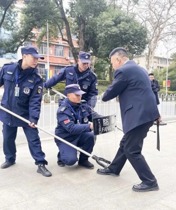 長(zhǎng)沙紅光保安服務(wù)有限公司,長(zhǎng)沙安保服務(wù),長(zhǎng)沙安全服務(wù),長(zhǎng)沙非武裝押運(yùn),勞務(wù)派遣服務(wù)